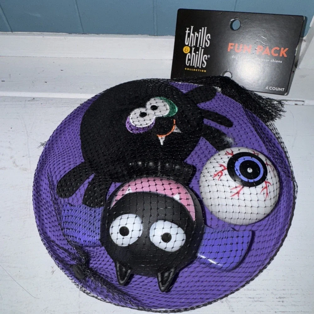 Dog Toys Gift Pack, NEW, Fun Plush & Vinyl Toys &‎ Disc/Frisbee Thrills & Chills